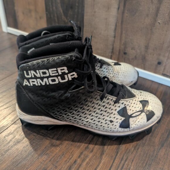 *3/$25* Big Boys Under Armour High Top Football Cleats - Size 7 - Picture 1 of 6
